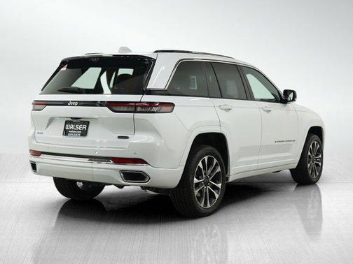 2022 Jeep Grand Cherokee Overland
