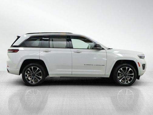 2022 Jeep Grand Cherokee Overland