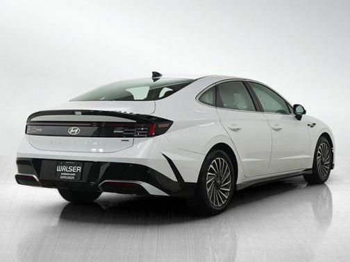 2025 Hyundai SONATA Hybrid SE