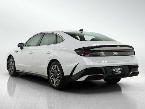 2025 Hyundai SONATA Hybrid SE
