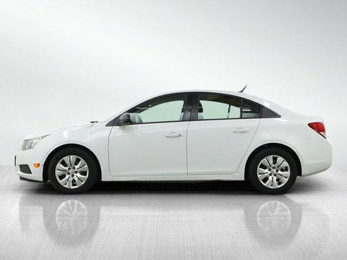 Summit White 2013 Chevrolet Cruze LS