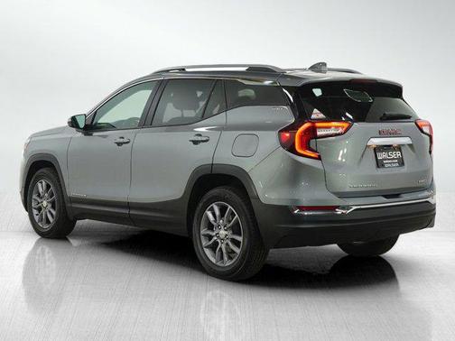 Sterling Metallic 2023 GMC Terrain SLT