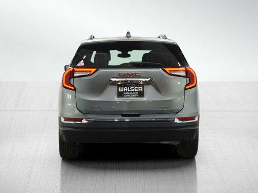 Sterling Metallic 2023 GMC Terrain SLT