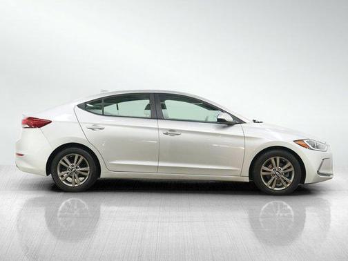 Symphony Silver 2017 Hyundai ELANTRA SE