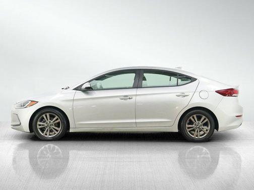 Symphony Silver 2017 Hyundai ELANTRA SE