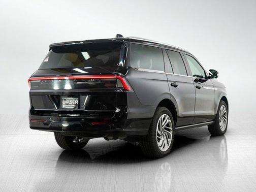 Black Metallic 2025 Lincoln Navigator Reserve