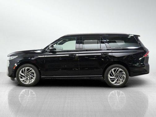 Black Metallic 2025 Lincoln Navigator Reserve