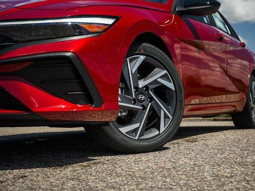 2025 Hyundai ELANTRA Sport