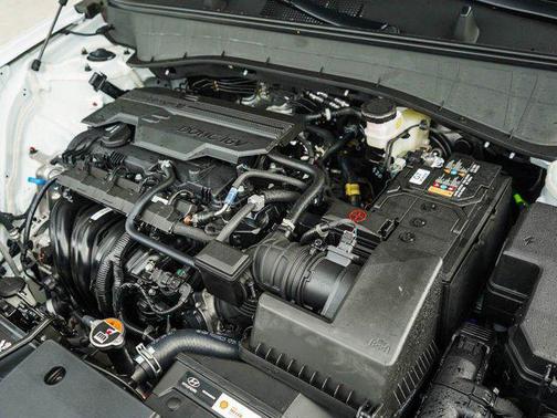 Atlas White 2026 Hyundai KONA SEL Sport