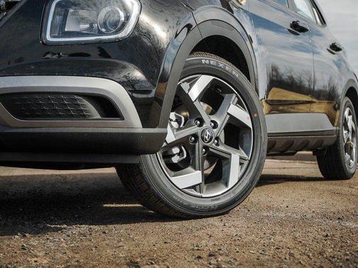 Onyx Black 2026 Hyundai VENUE SEL