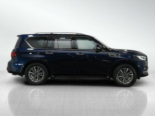 2022 INFINITI QX80 Luxe