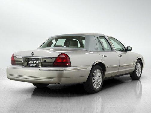Blue 2009 Mercury Grand Marquis LS (Fleet Only)