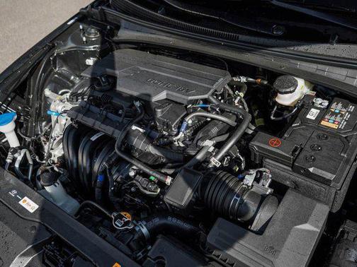 Abyss Black 2026 Hyundai ELANTRA SE