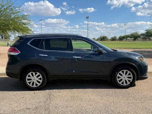 Gray 2016 Nissan Rogue S