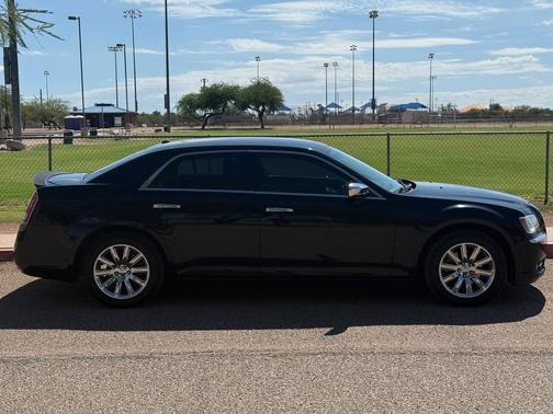 2012 Chrysler 300 Limited
