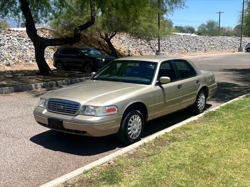2000 Ford Crown Victoria Base