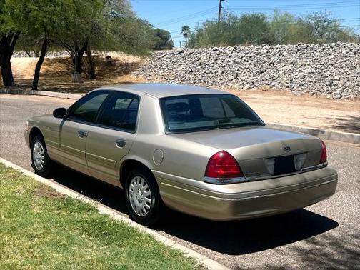 2000 Ford Crown Victoria Base