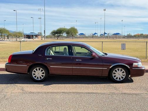 2007 Lincoln Town Car Signature