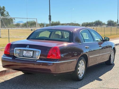 2007 Lincoln Town Car Signature