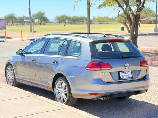 2015 Volkswagen Golf SportWagen TDI SE 4-Door