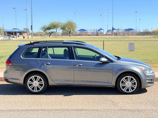 2015 Volkswagen Golf SportWagen TDI SE 4-Door