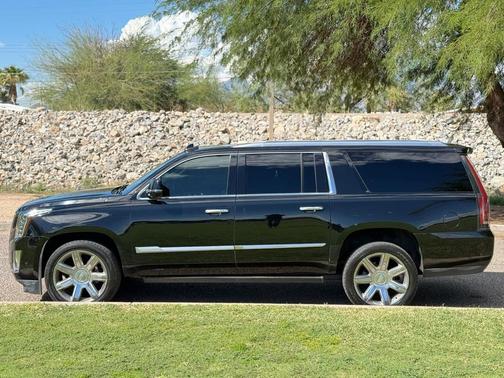 2019 Cadillac Escalade Luxury