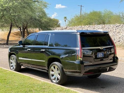 2019 Cadillac Escalade Luxury