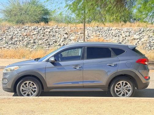 Gray 2016 Hyundai TUCSON SE