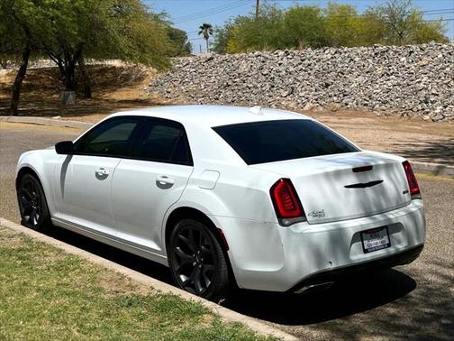 2020 Chrysler 300 Touring