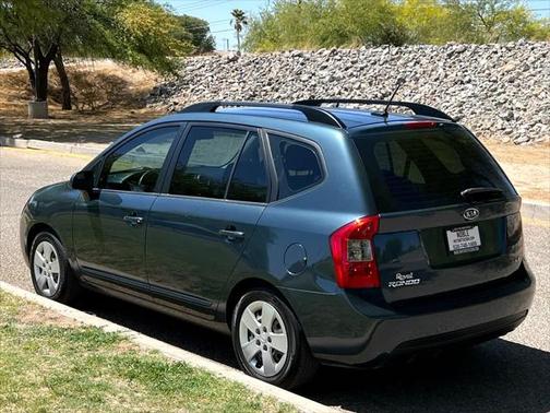 2009 Kia Rondo Base