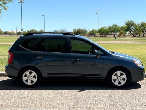 2009 Kia Rondo Base