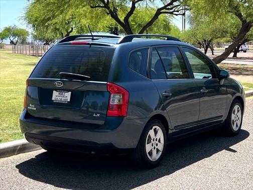 2009 Kia Rondo Base