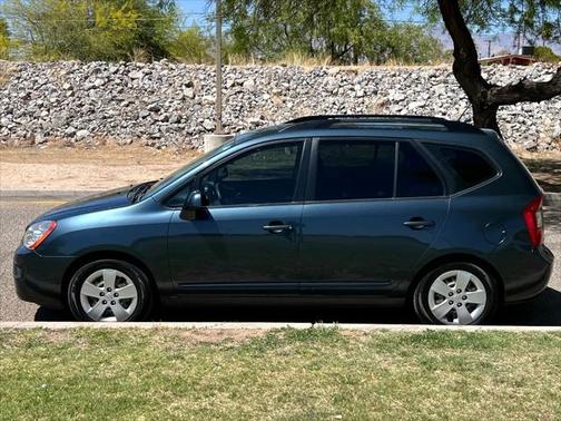 2009 Kia Rondo Base