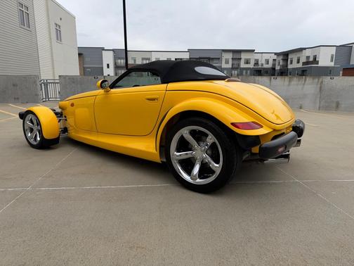 YELLOW 2000 Plymouth Prowler