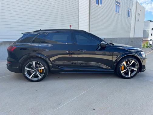2022 Audi e-tron S Premium Plus
