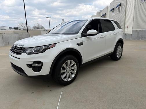 WHITE 2019 Land Rover Discovery Sport SE