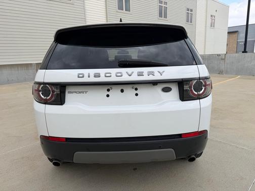 WHITE 2019 Land Rover Discovery Sport SE
