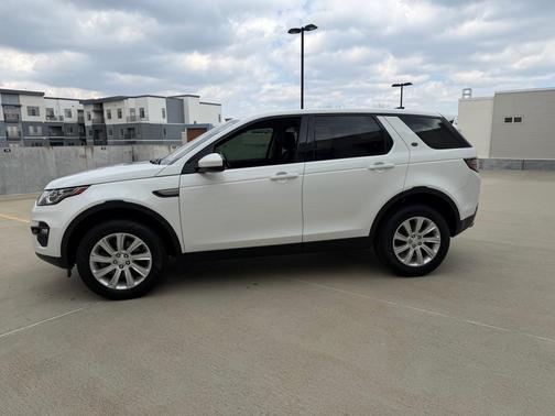 WHITE 2019 Land Rover Discovery Sport SE