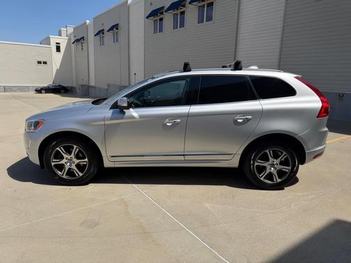 Bright Silver Metallic 2015 Volvo XC60 T6 Premier Plus