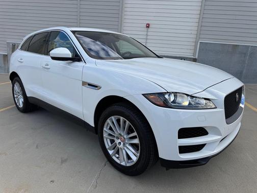 2019 Jaguar F-PACE PRESTIGE