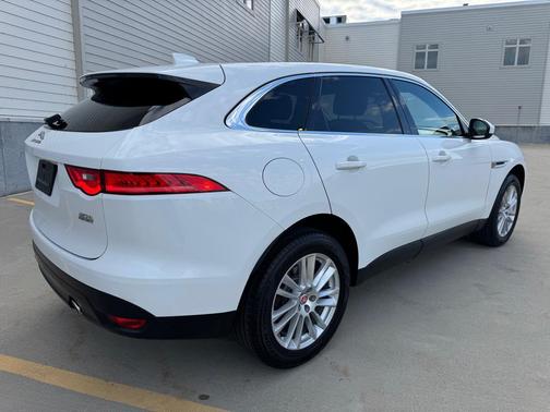 2019 Jaguar F-PACE PRESTIGE