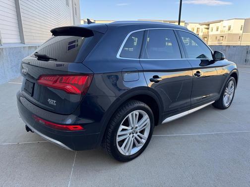 2018 Audi Q5 2.0T Premium Plus