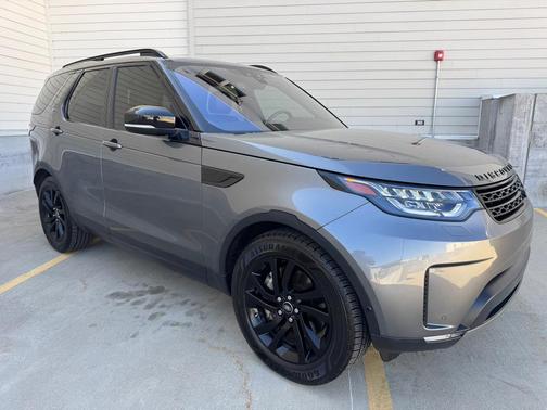 GREY 2018 Land Rover Discovery HSE