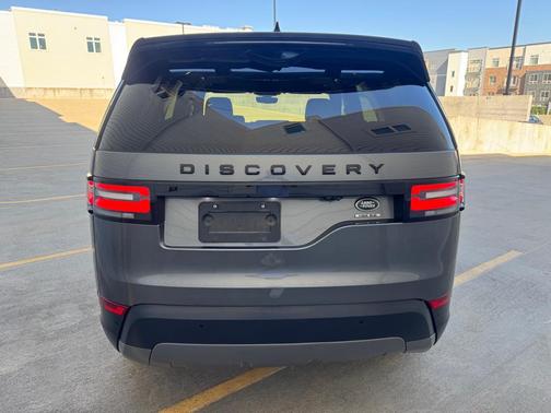 GREY 2018 Land Rover Discovery HSE