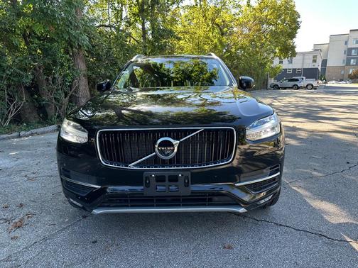 2017 Volvo XC90 T6 Momentum