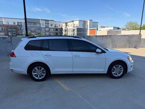Pure White 2016 Volkswagen Golf SportWagen TSI S 4-Door