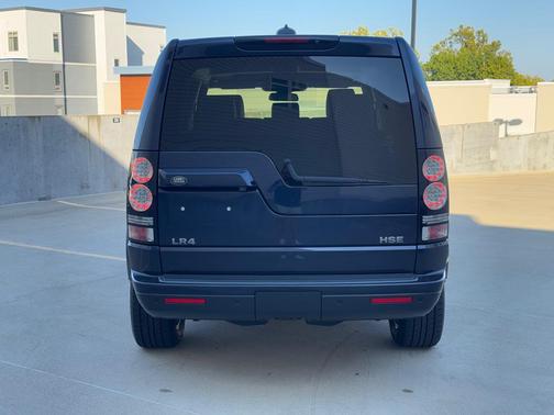 2015 Land Rover LR4 Base