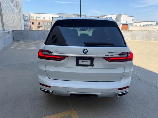 Mineral White Metallic 2020 BMW X7 xDrive40i