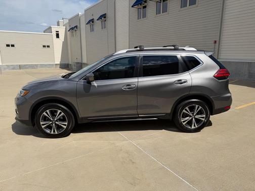 Gun Metallic 2017 Nissan Rogue SV