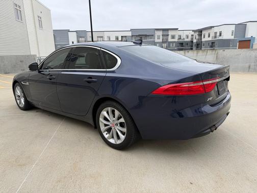 2018 Jaguar XF 25t Premium